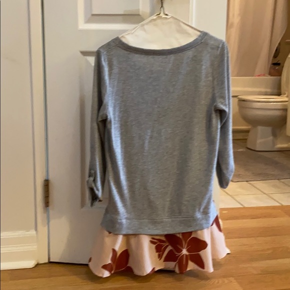 You will love this fitted yet covered sweater - Picture 2 of 4